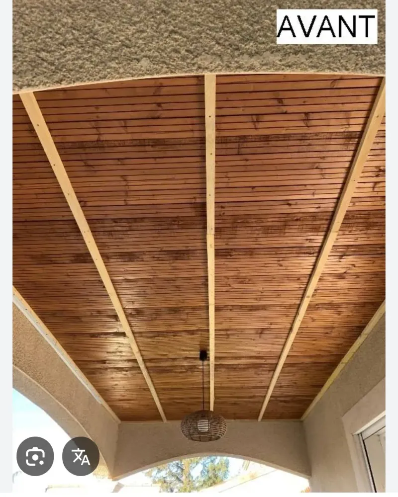 Dessous de toit en bois avant
